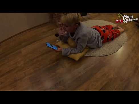 ❤️ Brjáluð ljóshærð sjúga risastóran pikk sýgur og skoppar á henni - endaþarmsmök ❤️ Klámmyndband á is.hentaivost.ru ❌